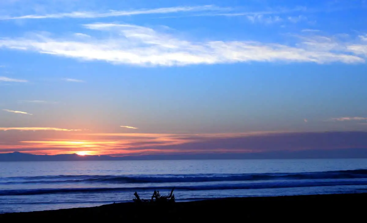 Beautiful Sunset Over The Ocen At Ventura Beach With Channel Islands In Background. - California View