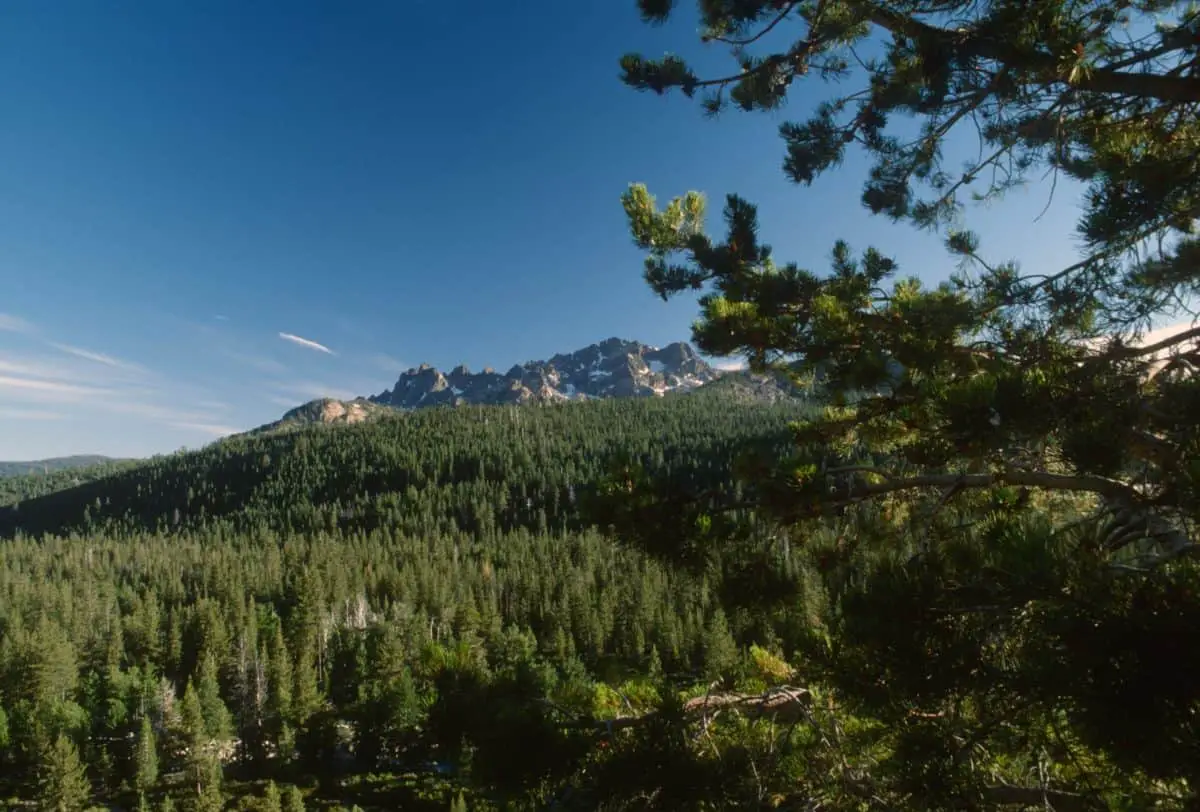 Californias Sierra Buttes in the northern Sierra Nevada Mts. - California Places, Travel, and News.