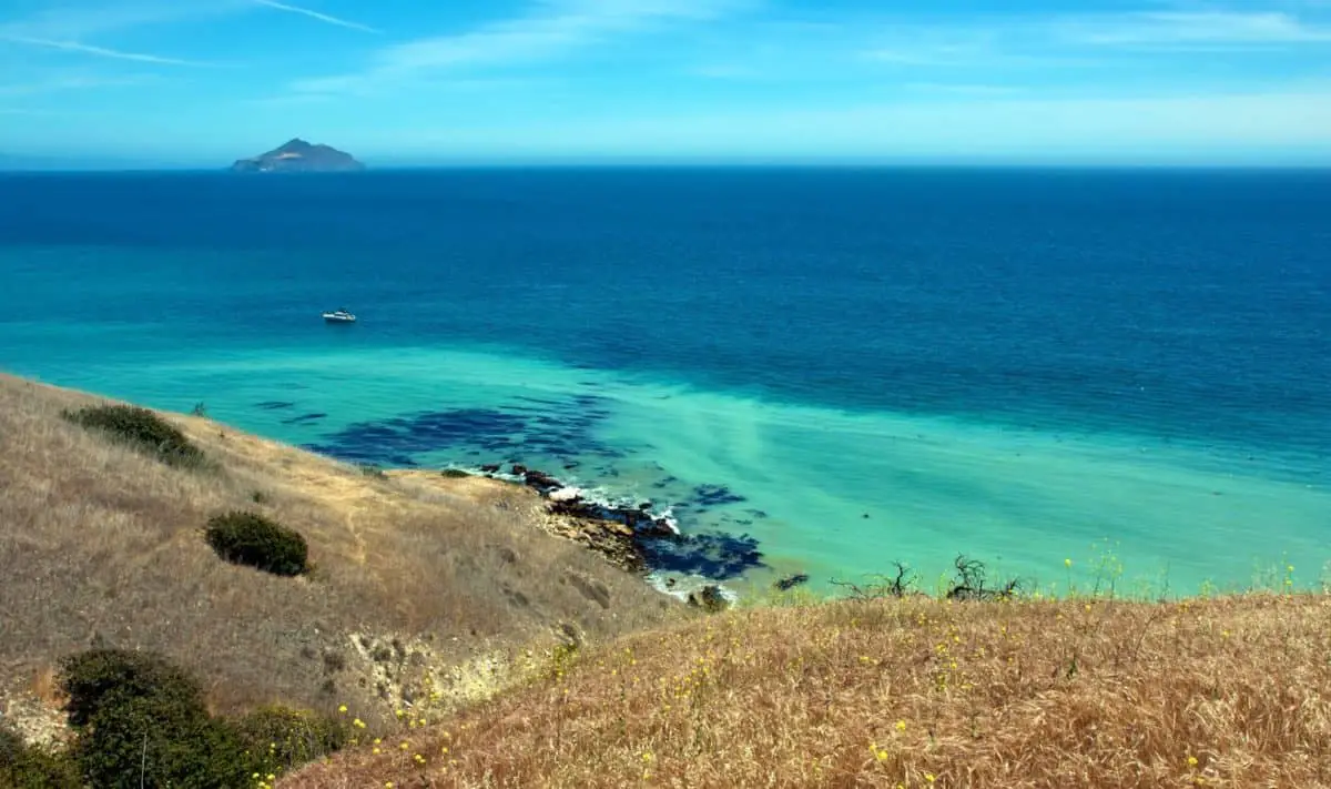 Green Coastline Santa cruz island channel islands national park California. - California Places, Travel, and News.