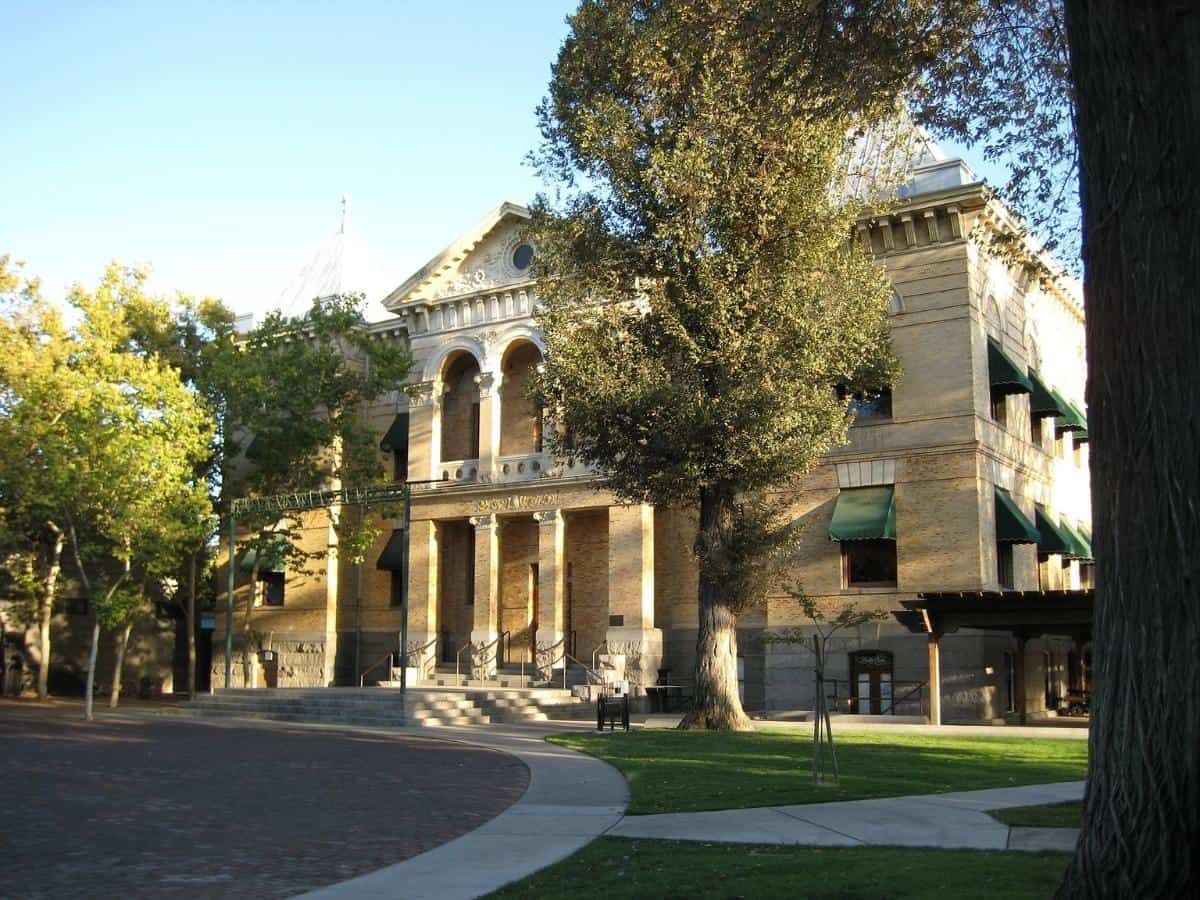 Kings County Courthouse — Hanford California. - California View