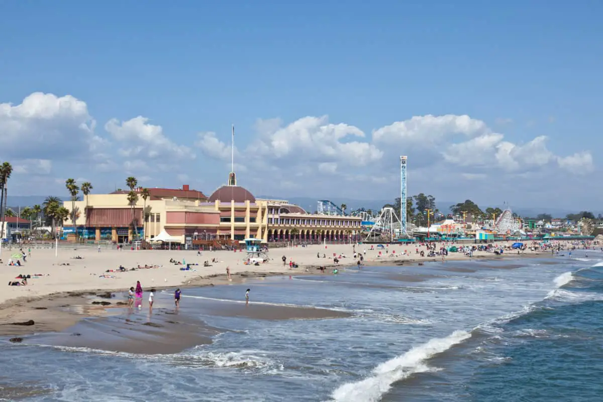 Pacific Ocean coast and beach near boardwalk in Santa Cruz California. - California Places, Travel, and News.