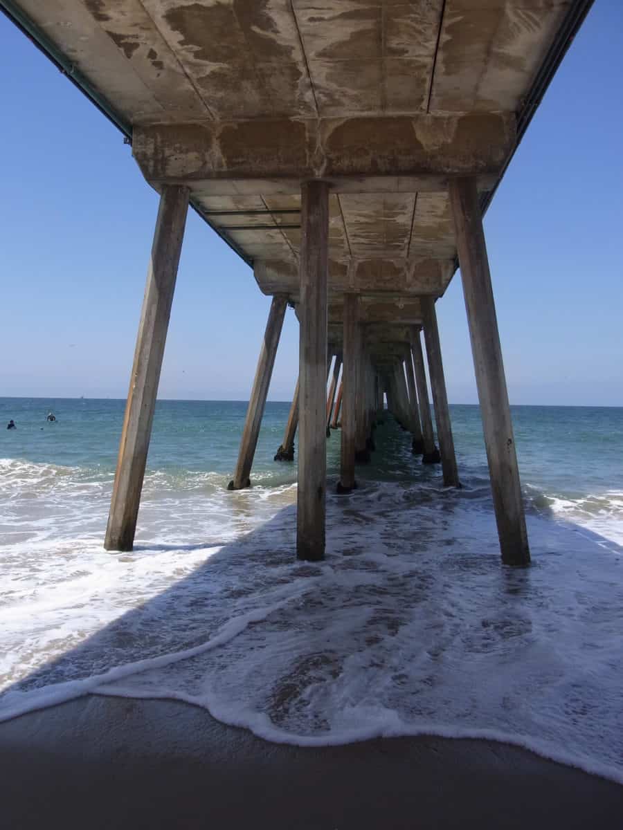 Hermosa Beach Pier with Pacific. - California Places, Travel, and News.
