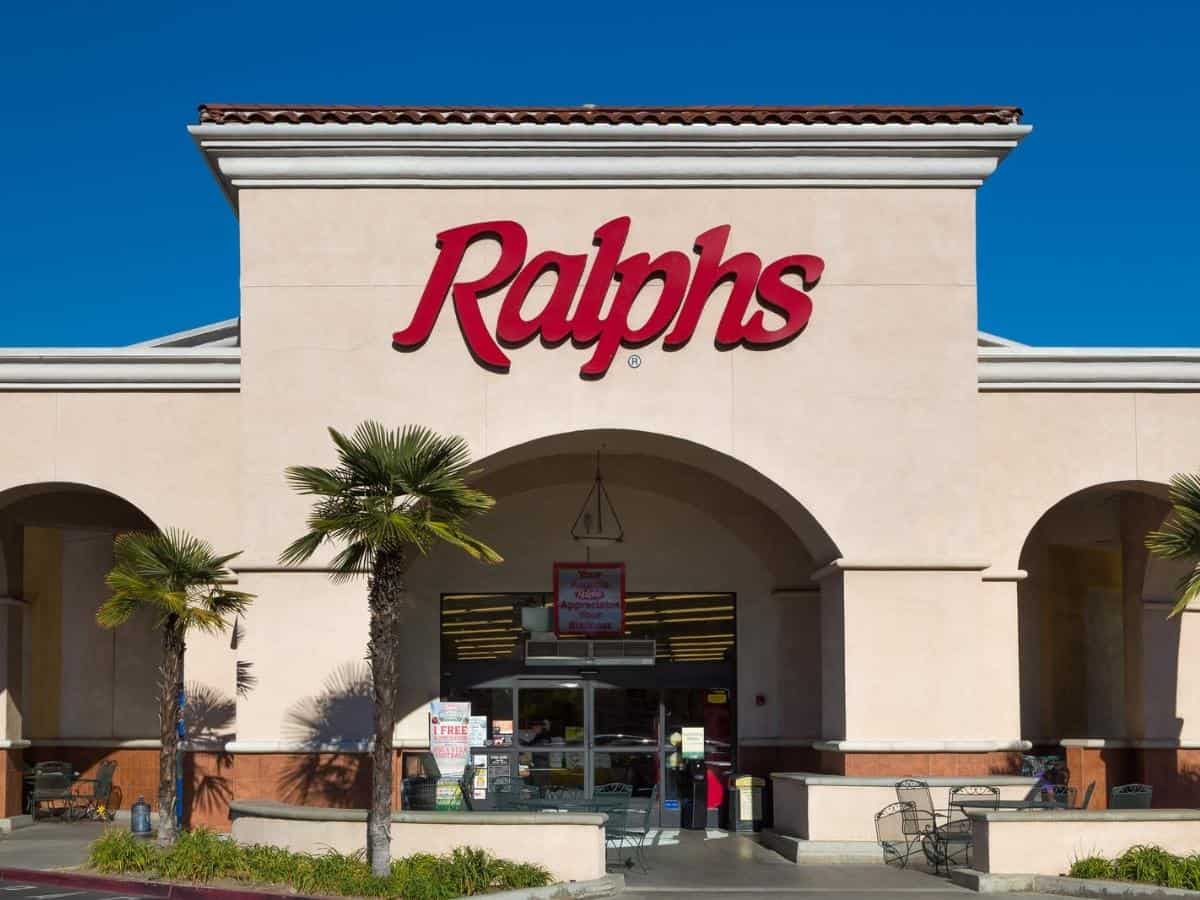 Ralphs grocery store sign. Ralphs is a major supermarket chain in the Southern California area and the largest subsidiary of Cincinnati based Kroger. - California Places, Travel, and News.