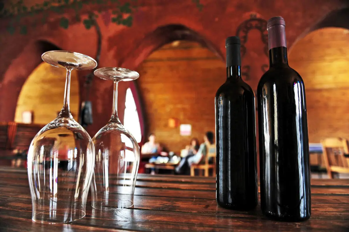 California Avenue has excellent wine bars - California Places, Travel, and News.