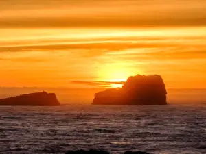 Pacific coast sunset Big Sur California USA - California Places, Travel, and News.