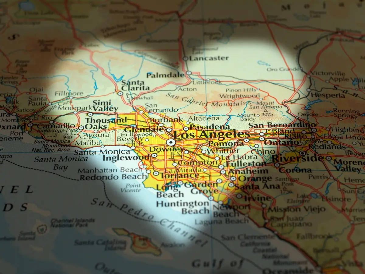 Map of Los Angeles California with love heart light - California Places, Travel, and News.