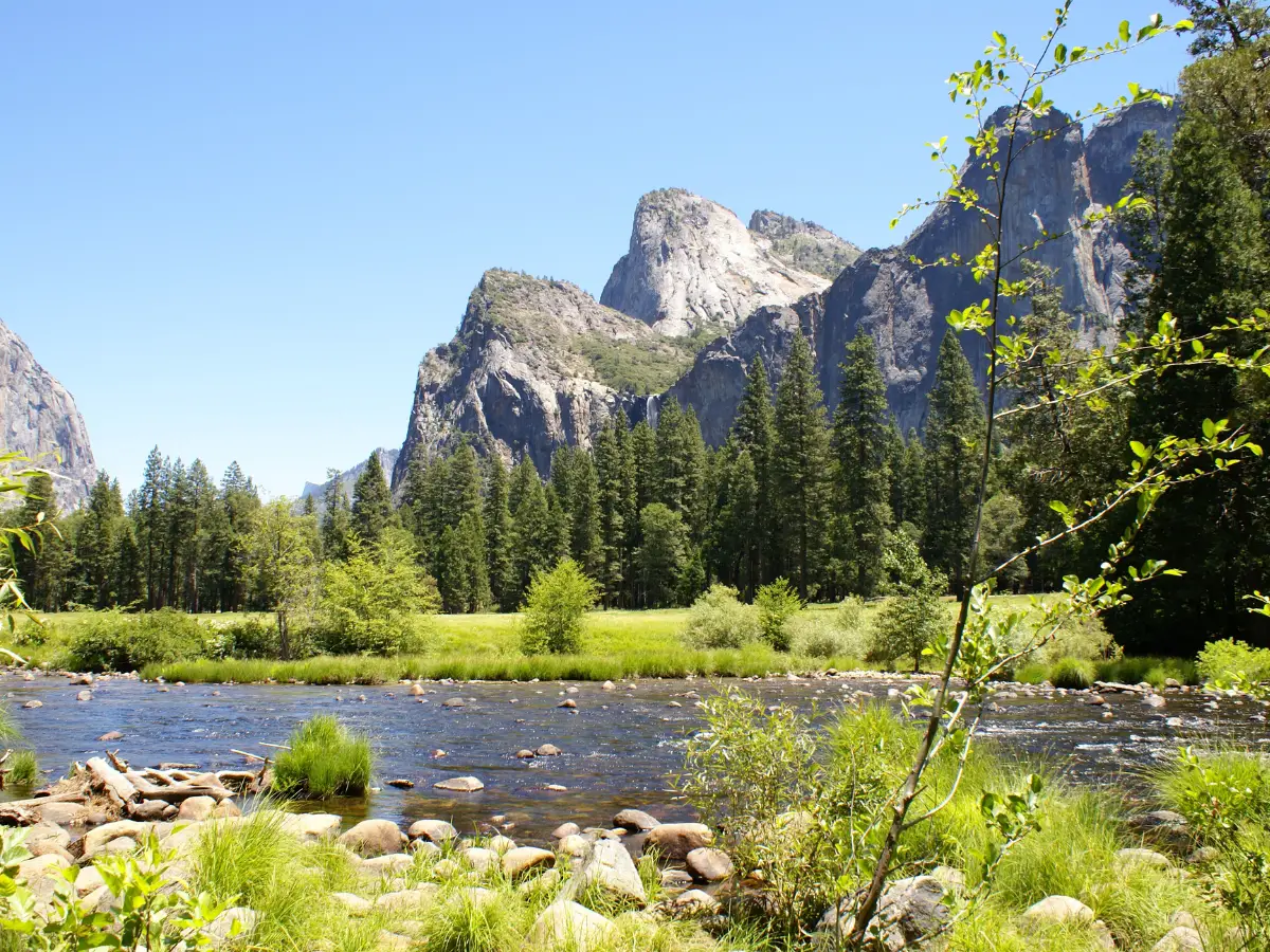 Yosemite National Park on a sunny day - California Places, Travel, and News.